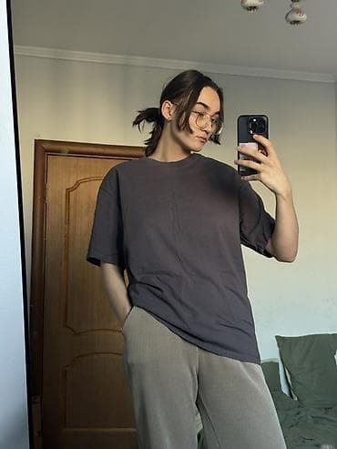 Жынсылар: Футболка унисекс оверсайз - Цвет: графитовый/тёмно‑серый - Посадка — 1