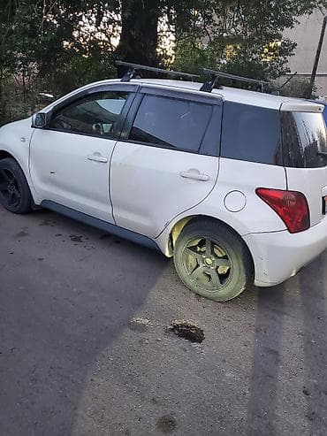 Toyota Ist: 2003 г., 1.3 л, Автомат, Бензин, Хетчбек — 3