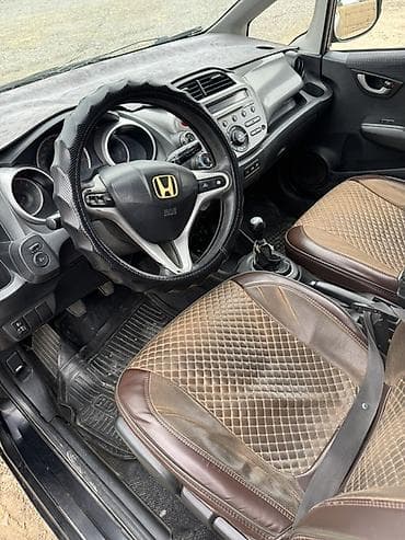 ош ишкаван: Honda Jazz: 2010 г., 1.2 л, Кол менен иштөөчү, Бензин, Хетчбек — 7