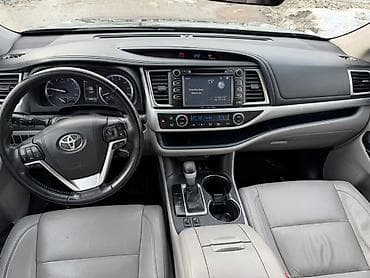 боковой ряд: Toyota Highlander: 2018 г., 3.5 л, Автомат, Бензин, Кроссовер — 6