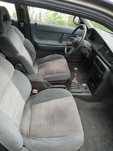 авто сатылат: Mazda 626: 1988 г., 2 л, Кол менен иштөөчү, Бензин, Хетчбек — 7