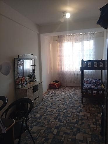 3 ком кв в бишкеке: 3 комнаты, С мебелью частично — 3