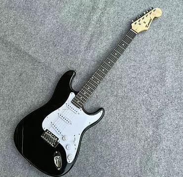 Китайская копия Fender, стратокастер. Состояние хорошее, струны