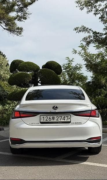 Продажа авто: Lexus ES: 2022 г., 2.5 л, Вариатор, Гибрид, Седан — 5
