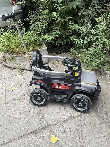 детский толкар: Детская машина-каталка 4x4 с ручкой-толкателем - Тип: каталка/толокар — 1