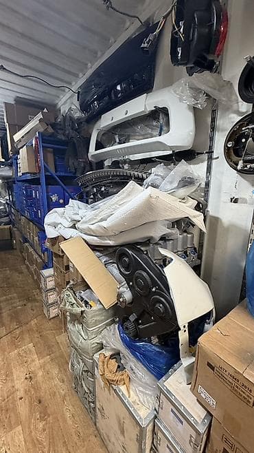 70 200: Автозапчасти для коммерческого транспорта и легковых авто — оптика — 1