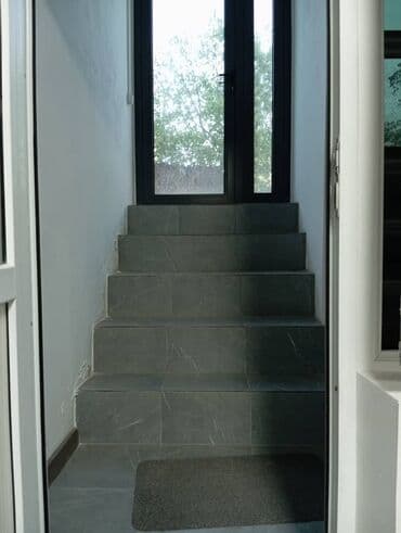 связи выездом продаю: Сдаю Офис, 45 м², В жилом комплексе, С оборудованием, С отдельным входом, С отдельным сан узлом — 5