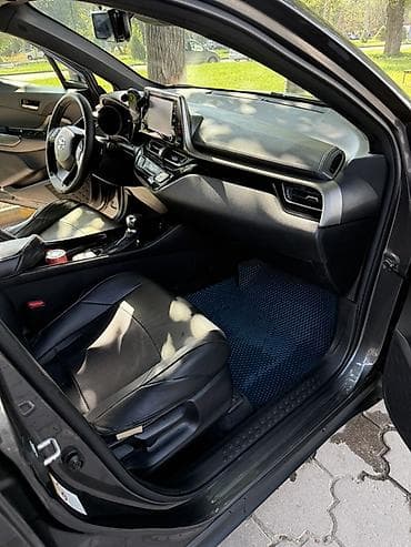 Toyota C-HR: 2018 г., 2 л, Вариатор, Бензин, Кроссовер — 6