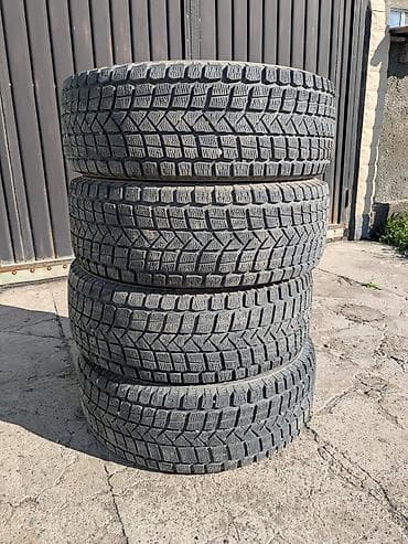 r 21: Шины 265 / 65 / R 17, Зима, Б/у, Комплект, Внедорожные (АТ/МТ), Maxxis — 1