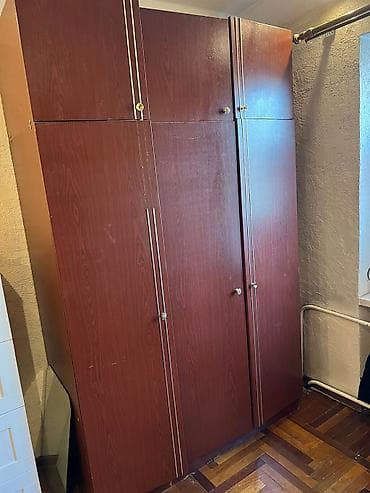 Тумбы и подставки: Шкаф 2000 сом ширина 134 см *высота 210 см *глубина 57 см — 1