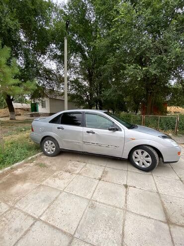 Ford Focus: 2000 г., 2 л, Автомат, Бензин, Седан