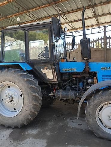 Трактор Беларус МТЗ 892.2 - Колёсный универсально-пропашной трактор at lalafo.kg Трактор Беларус МТЗ 892.2 - Колёсный универсально-пропашной трактор