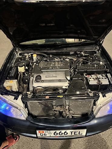 2000: Nissan Cefiro: 2000 г., Седан — 5