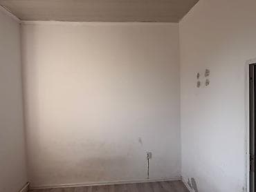 Сдаётся небольшая студия с санузлом и душем внутри. Планировка и — 3