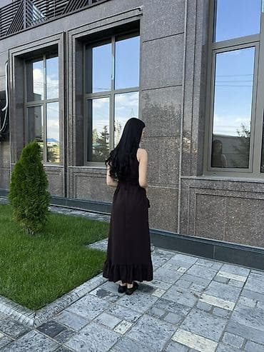 Платье миди без рукавов с воланом по низу. - Длина: миди, до — 4