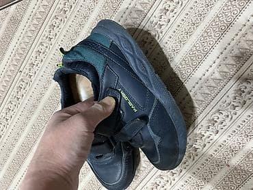 кирза отук: Обувь для мальчика отдадим по 700 сом
Обувь для девочки по 500 сом — 10