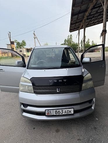 продаю вазу: Toyota Voxy: 2003 г. — 1