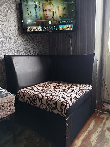 кожаный кухонный уголок: Кухонный мягкий уголок, Б/у, Дерево, цвет - Черный — 3
