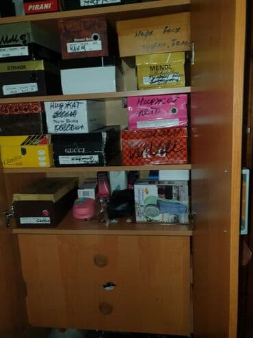 ами мебель прикроватные тумбочки: Кире бериш үчүн гарнитур, Колдонулган, Илгич, Күзгү, Тумба, түсү - Саргыч боз — 4