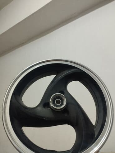 диск на внедорожник: Диски R 28 1 шт, отверстий - 3, Новый — 1