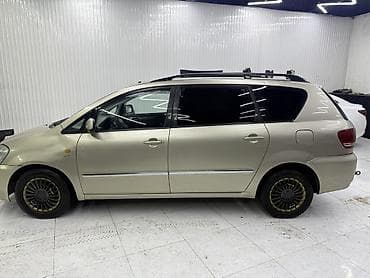 bmw 5: Toyota Avensis Verso: 2003 г., 2 л, Ручные, Бензин, Минивэн — 7