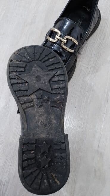 Свадебные платья и аксессуары: Туфли для девочки, в хорошем состоянии — 5