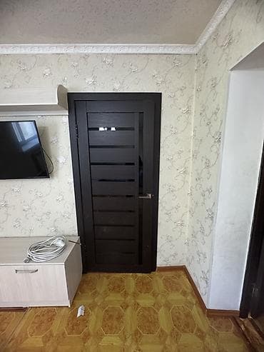 Межкомнатные двери (набор) Каждый по 2000 сом б/у - Материал at lalafo.kg Межкомнатные двери (набор) Каждый по 2000 сом б/у - Материал