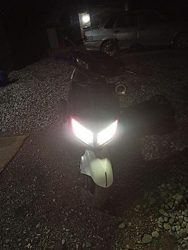 жорго мото: Макси-скутер M8, 180 куб. см, Бензин, Колдонулган — 4