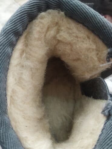 демисезонная детская обувь 22 размера: Продаю детские угги. Качество и состояние отличное, мех натуральный — 3