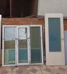 ворота для гаража цена: Пластиковая окно размер: высота 150 см ширина 150 см цена 4000 сом — 1