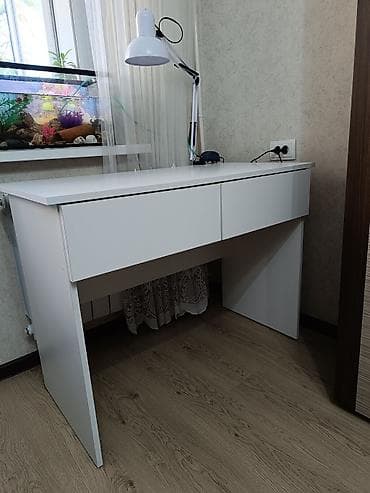 Стулья, табуретки: Продаю стол, делали на заказ отдам за 4500 окончательно, цвет белый — 1