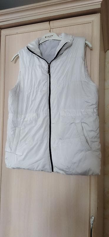 Утепленный, Тканевый, Осень-весна, Короткая модель, С карманами at lalafo.kg Утепленный, Тканевый, Осень-весна, Короткая модель, С карманами