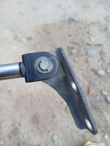 купить кожаные сиденья для авто бу: Амортизатор багажника оригинал не китайский идеальном состоянии — 3