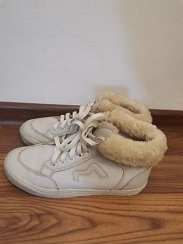 Сабо: Продам зимние, утеплённые, кожаные б/у кеды. Состояние отличное — 2