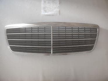 Автозапчасти: Решетка радиатора Mercedes-Benz 2000 г., Б/у, Оригинал — 1