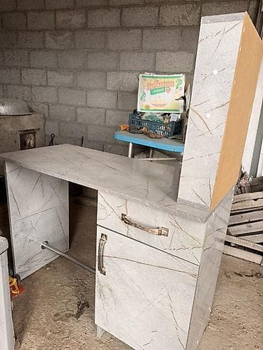 Продается маникюрный стол состояние нового, серый мрамор срочно