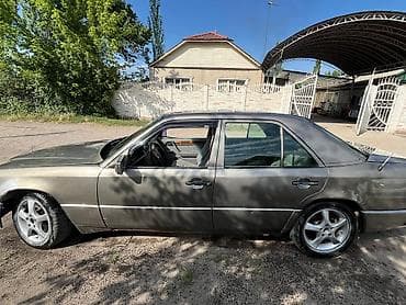 классика мото: Mercedes-Benz W124: 1992 г., 2.3 л, Механика, Бензин, Седан — 3