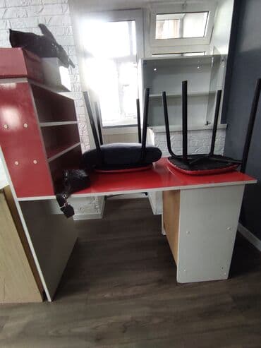 Мебельдер сатылат зеркало 15000 3штук 2 тумбочкасы бар ортосунда