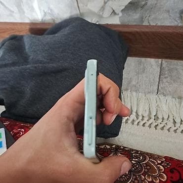 i phon: Samsung Galaxy A73 5G, Б/у, цвет - Голубой — 2