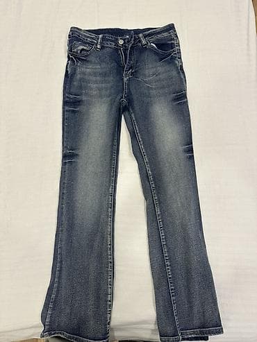 Джинсы женские, классический синий деним со средней посадкой. Прямой