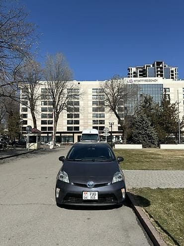 lada priora: Toyota Prius: 2015 г., Гибрид, Хэтчбэк — 1