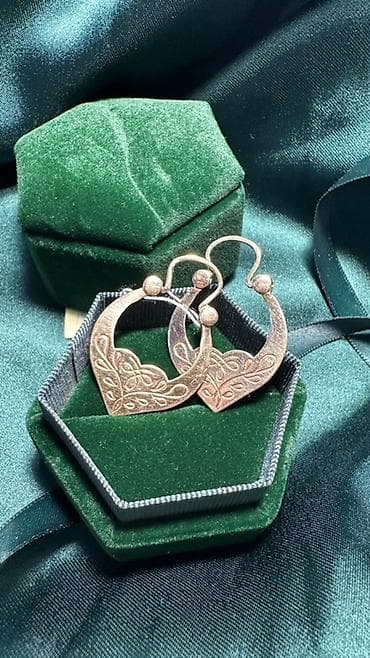 золотая: Тоо балдак💝Серьги-кольца из металла теплого розового оттенка с резным — 1