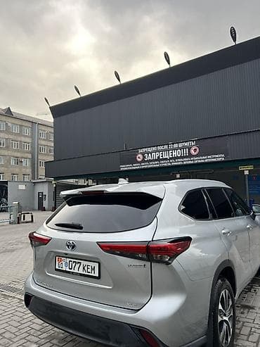 электромотоцикл для детей: Toyota Highlander: 2022 г., 2.5 л, Автомат, Гибрид, Кроссовер — 1