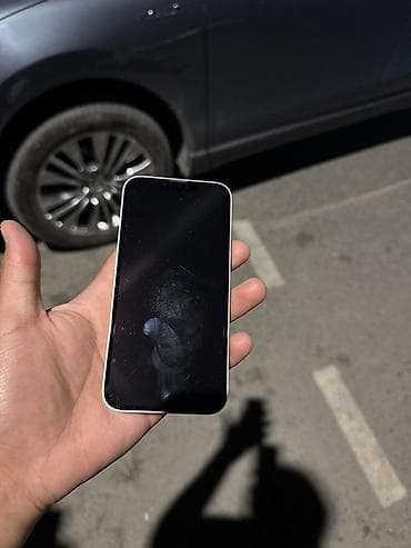 IPhone 13, белый - Компактный OLED‑дисплей Super Retina XDR — удобно