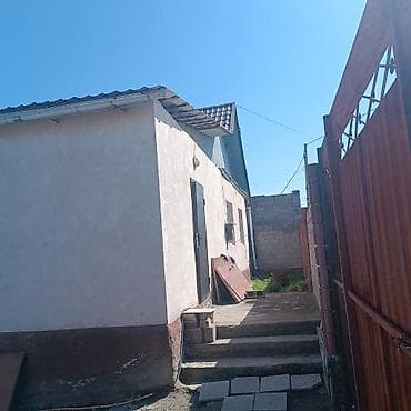 дом с лебединовка: Продаётся одноэтажный дом с участком.5 - Материал стен: капитальные — 2