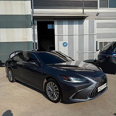 Lexus ES: 2021 г., Вариатор, Гибрид, Седан