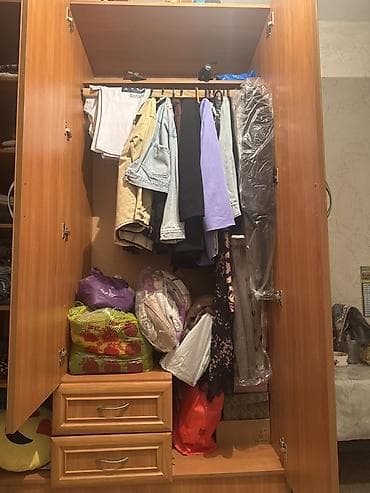 Трёхдверный шкаф для одежды из ЛДСП под тёплое дерево. - Центральная