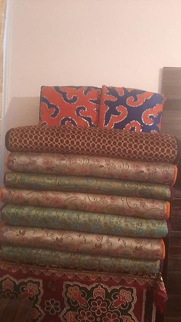 Промышленная химия: Жер төшөктөр 2,5-3метр. Этно диванга жаздыкчалар 6шт. Жөлөнгүч — 1