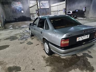 jac т9: Opel Vectra: 1993 г., 1.6 л, Механика, Бензин, Седан — 3