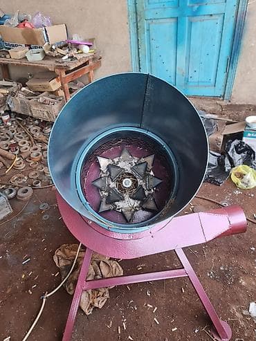 Транспорт: Соломорезка/измельчитель соломы и сена с выбросом Назначение: - — 3